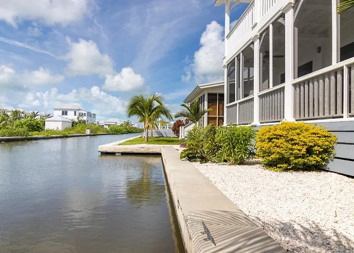 Casa Blanca And Mistico Club Boat Shuttle Holiday home